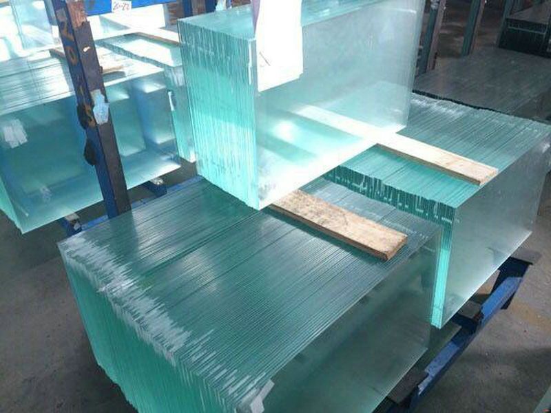 What Are The Famous Glass Panel Manufacturers?