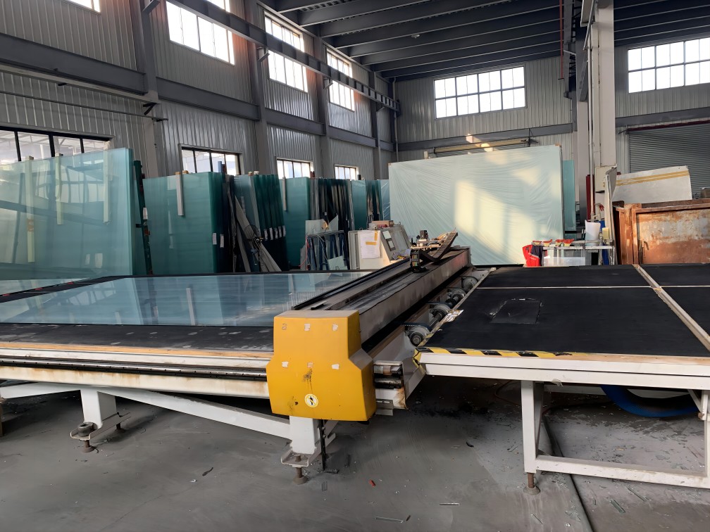 Why You Should Use RONG Glass for All Your Custom Glass Cutting Needs