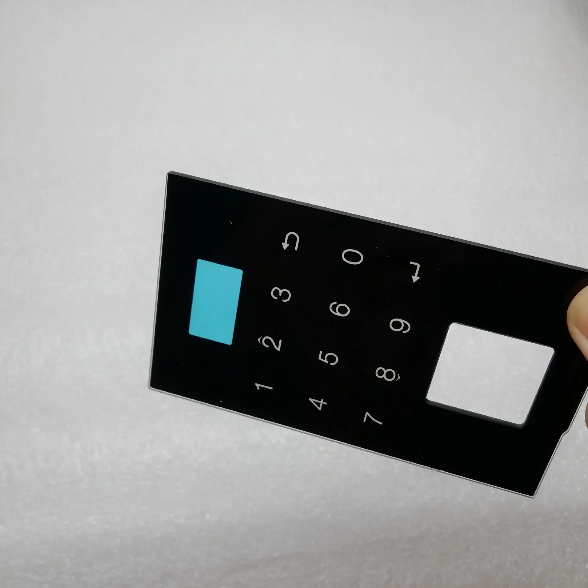 How To Choose Glass Panel For Electronic Products?